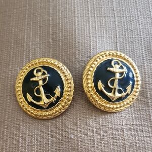 Vintage Navy & Gold-Tone Nautical Clip-On Earrings In Excellent Condition